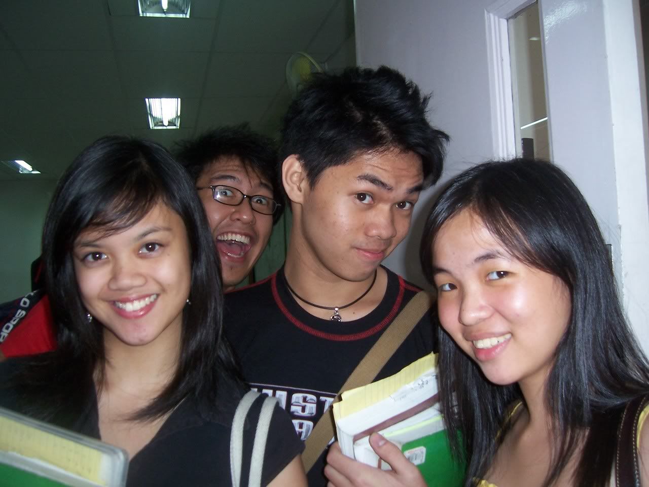 A rising trend, at least among the party animals, are bangs. Too sad Ariane isn't here along with Kizia, who complained of getting a slight headache due to the new hairdo. And Nico? He's done enough photos. Too much (but still appreciated). Image hosted by Photobucket