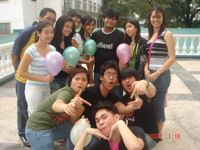 Of course, it all starts with some of the eighteen people that would play with the balloons and provide support for Jino. Clockwise from top left: Me, Kizia, Martin, Jaja, Sudoy, Jill, Sara, Huey, (then jittery) Jino, Nico, Malia and Jana.