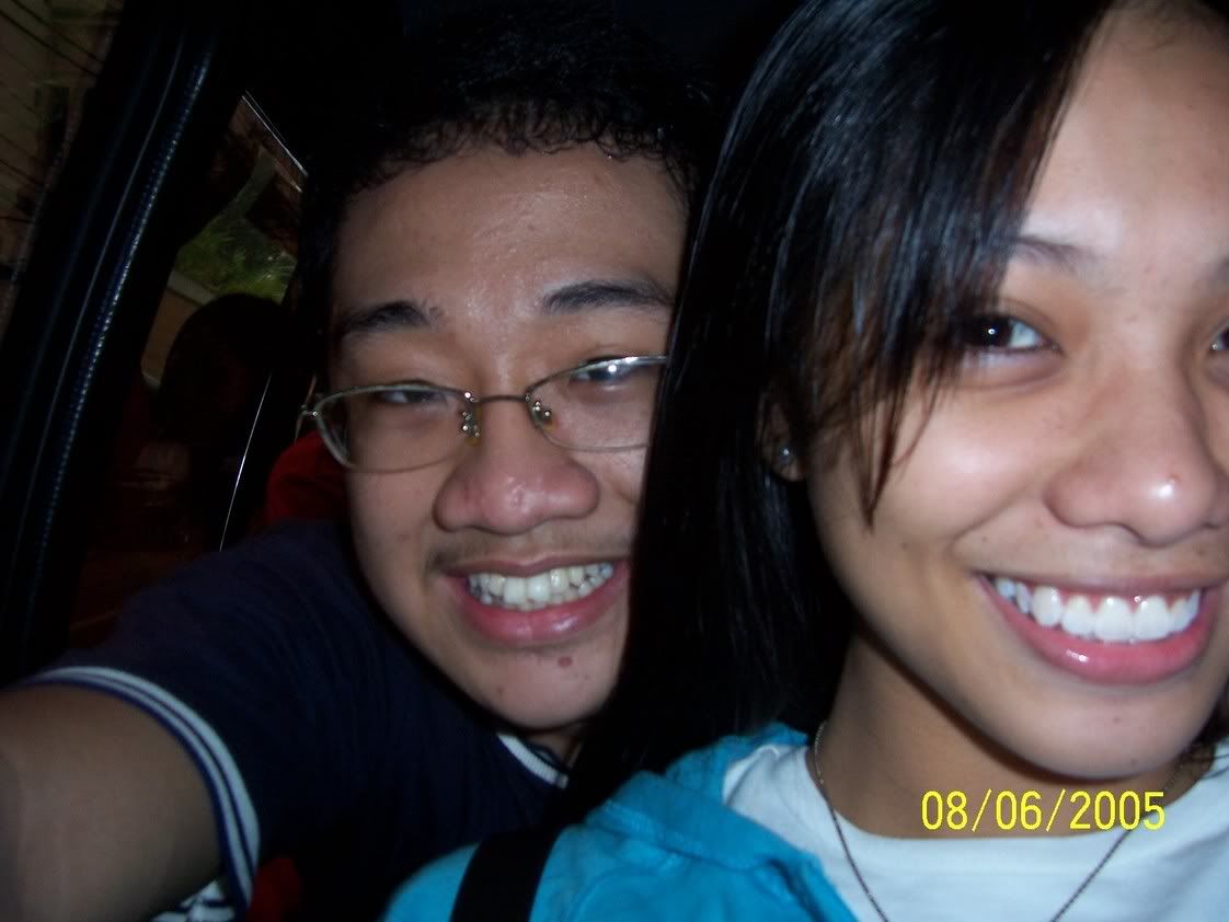 Jaja and me en route to the ABS-CBN studios, before the pearl went missing. Wait, I'm not supposed to talk about that, right? Image hosted by Photobucket