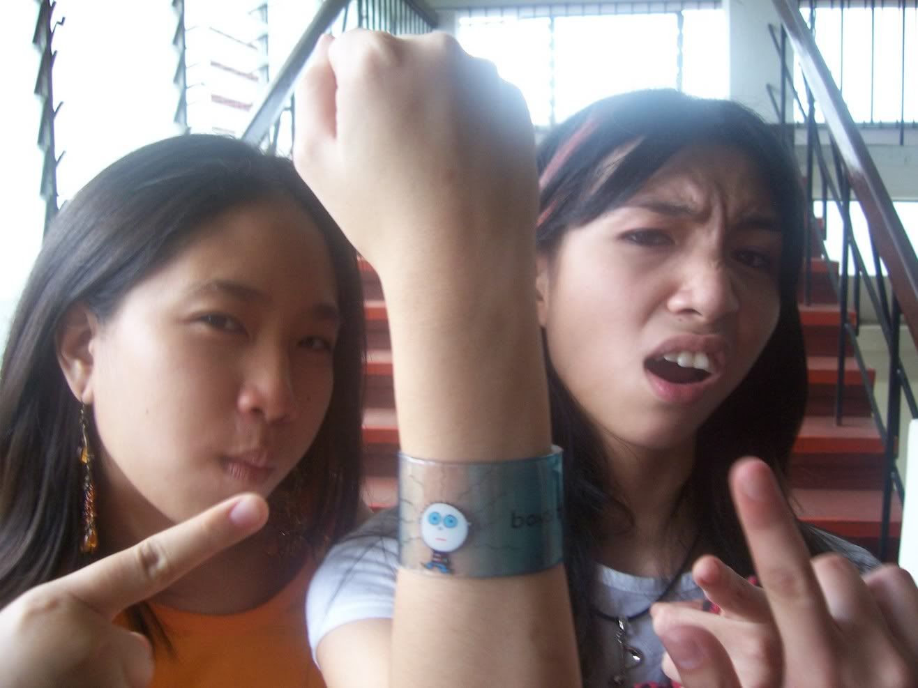 I know Les would want this as her YM photo. It's Jill's anti-male (or something like that) bracelet, and as usual, Malia's hand.
