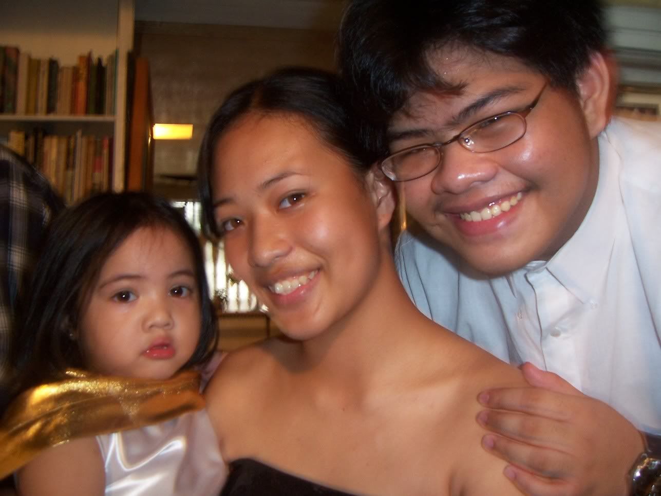 Brianna seems to have been adopted by Dhi and Sudoy, because... Image hosted by Photobucket