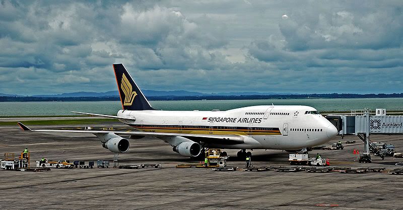 800px-Singapore_Airlines_SIA_747-412.jpg