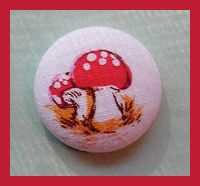 D-I-Y Zakka ~ Mushroom Buttons