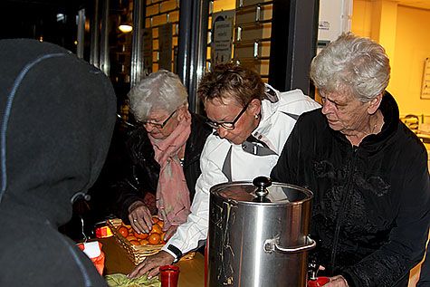 Warme chocolademelk en een mandarijntje