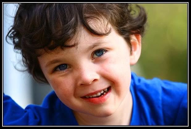 IMAGE: http://i23.photobucket.com/albums/b367/Sadyrose/nate70-200forweb.jpg