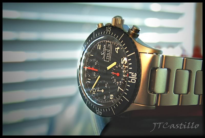 http://i23.photobucket.com/albums/b369/cjbjtc/Watches/Sinn/SINN2562006-08-31A.jpg