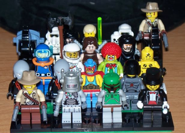 100 minifigures