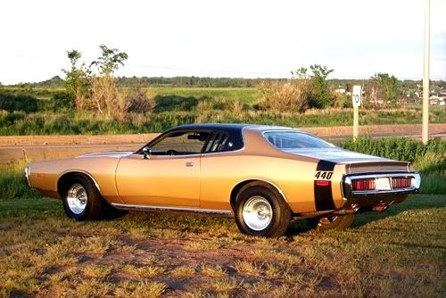Check out the wheel lip on these pics of some other'73 Chargers