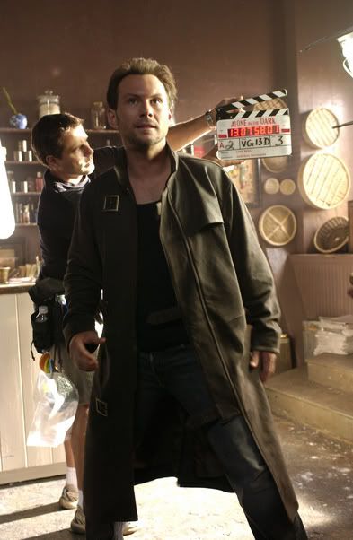 http://i23.photobucket.com/albums/b387/mrsmoon1/christian%20slater/alone00259.jpg