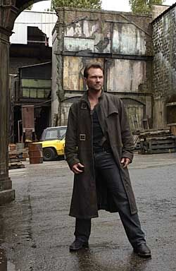 http://i23.photobucket.com/albums/b387/mrsmoon1/christian%20slater/pause_christianslater_01.jpg
