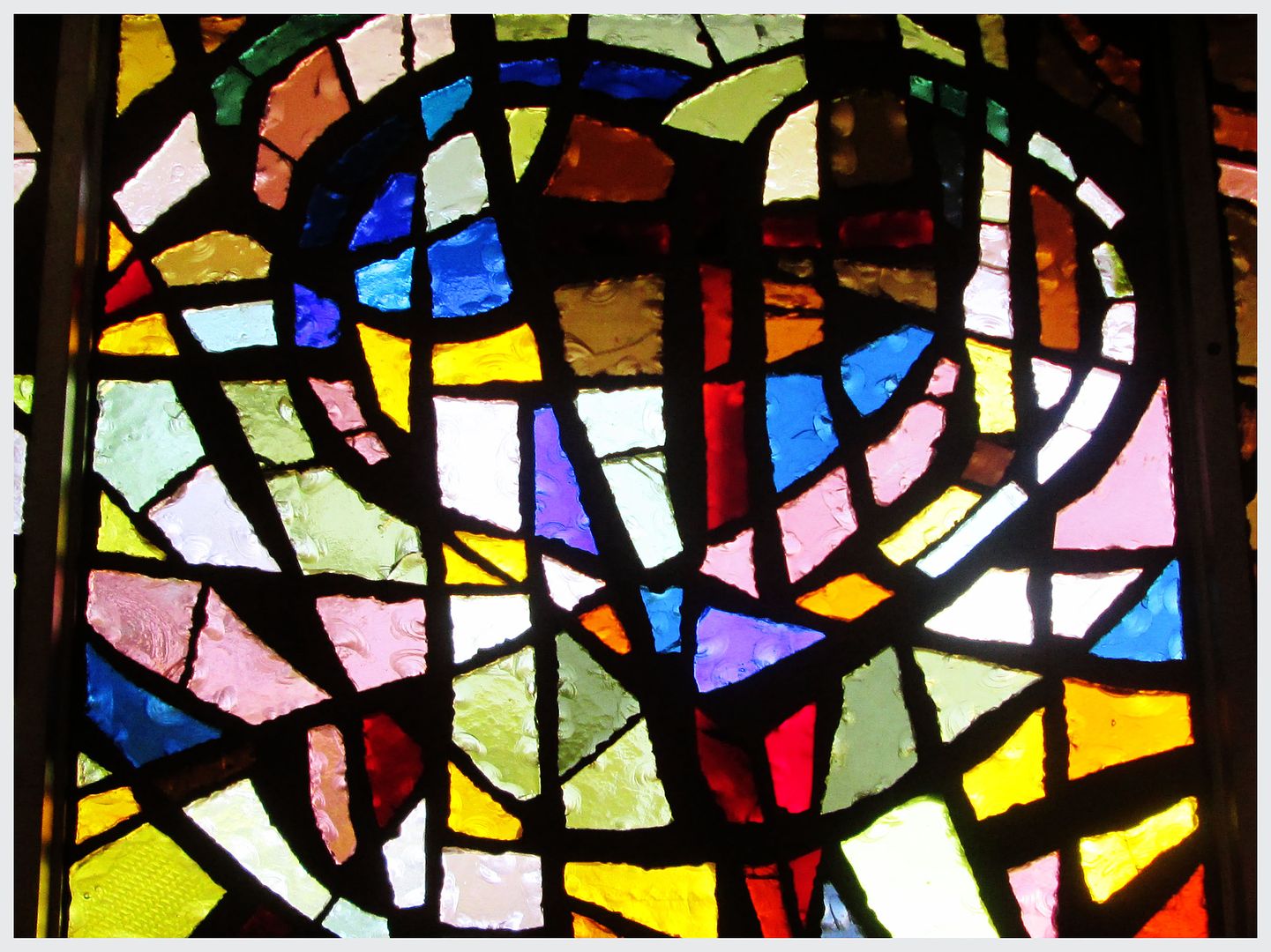 stained glass window heart at Glendale First Church
