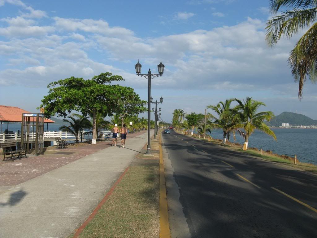 The Causeway is a strong attraction for those interested in physical fitness. Jogging is very popular here.