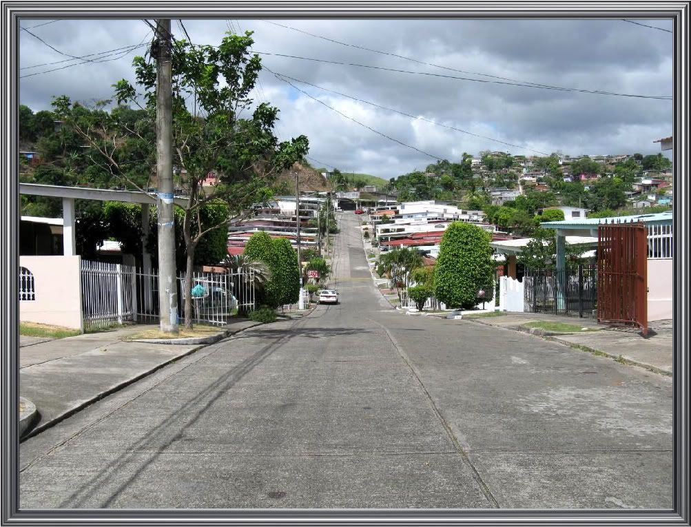Another view of Calle Las Acacias at El Bosque in Tumba Muerto