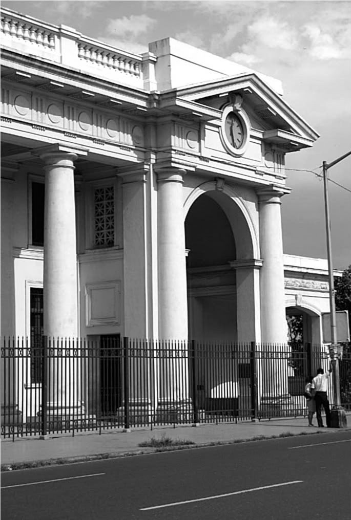 The same view of previous photograph but in a Black and White version which makes it more dramatic due to effect of the sun light on the structure. (Credit: Omar Upegui R.)
