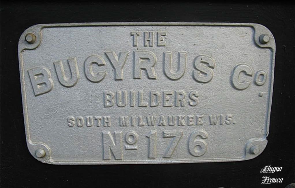 Another metallic plate found attached to the Bucyrus crane. They sure wanted their company to be proudly remembered in the future. Their name is all over the heavy equipment. (Credit: Omar Upegui R.)