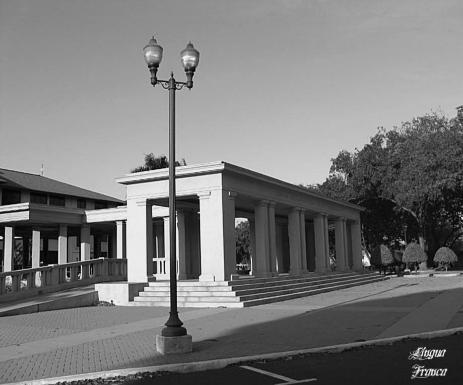 A view of the former Balboa High School Building in a black and white version. (Credit: Omar Upegui R.)