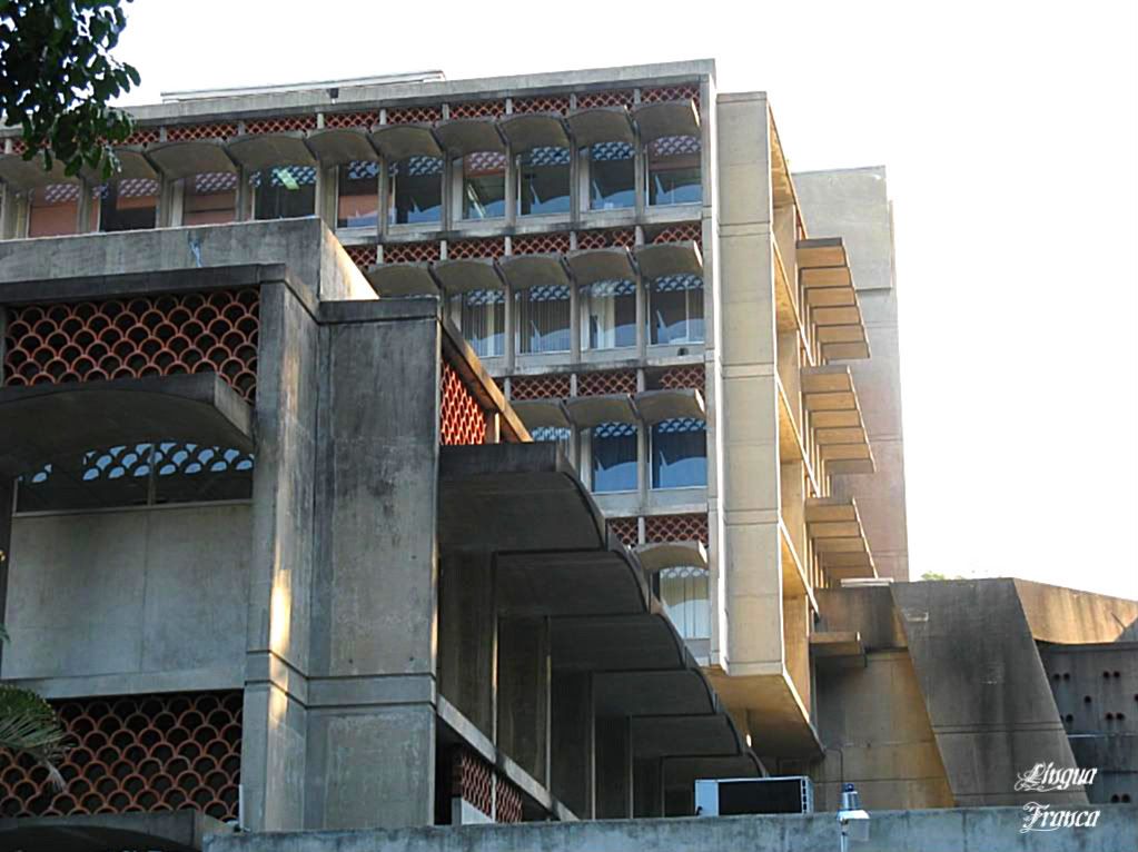View of the upper section of the hospital located at Balboa Heights, Panama City, Panama. (Credit: Omar Upegui R.)