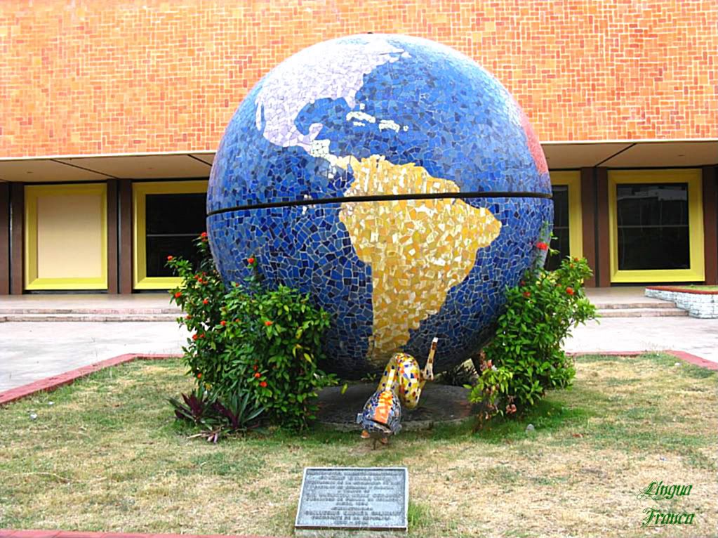 A large sphere which shows where the Isthmus of Panama is located. We boast as being the Bridge of the World, Heart of the Universe. (Credit: Omar Upegui R.)