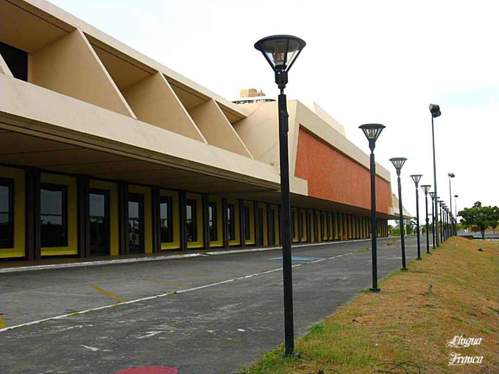 This picture exposes the elegant straight lines of this building. (Credit: Omar Upegui R.)