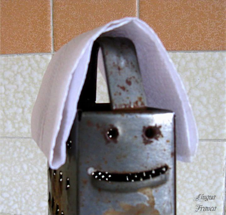 A close up photograph of the vegetable grater at its jovial laughter. (Credit: Omar Upegui R.)