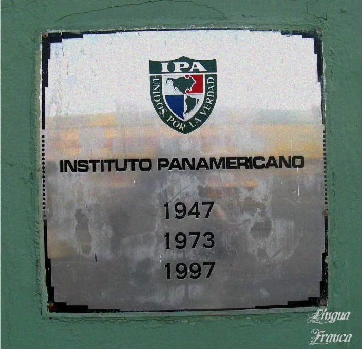 Photograph of a metallic plate showing the years when the building was upgraded. (Credit: Omar Upegui R.)