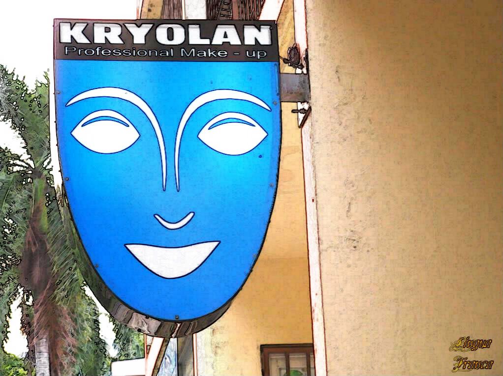 Picture of a laughing blue face sign at Via Argentina in Panama City, Panama. (Credit: Omar Upegui R.)