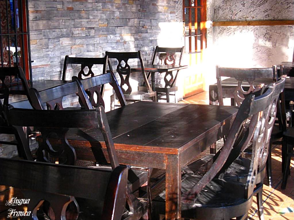 Empty chairs and tables at Sanchos Corner after all the clients went home and called it a night. (Credit: Omar Upegui R.)