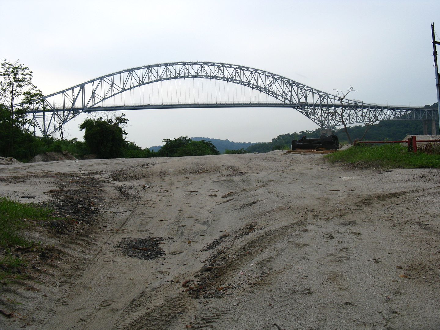 Photograph of the mithty Thatcher Ferry Bridge, now called Bridge of the Americas, spanning the Pacific entrance of the Panama Canal. (Credit: Omar Upegui R.)