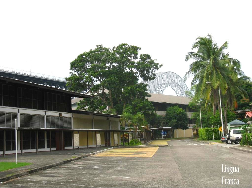 Panaramic view of the entrance to the former Panama Canal College. You can see the arch of the Bridge of the Americas in the middle of the photograph. (Credit: Omar Upegui R.)