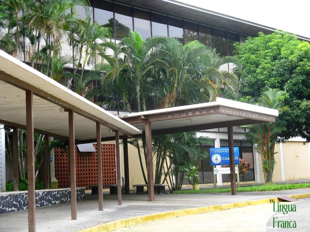 A close up view of the main building of the former Canal Zone college. Very liitle has been changed; the building is practically intact. (Credit: Omar Upegui R.)
