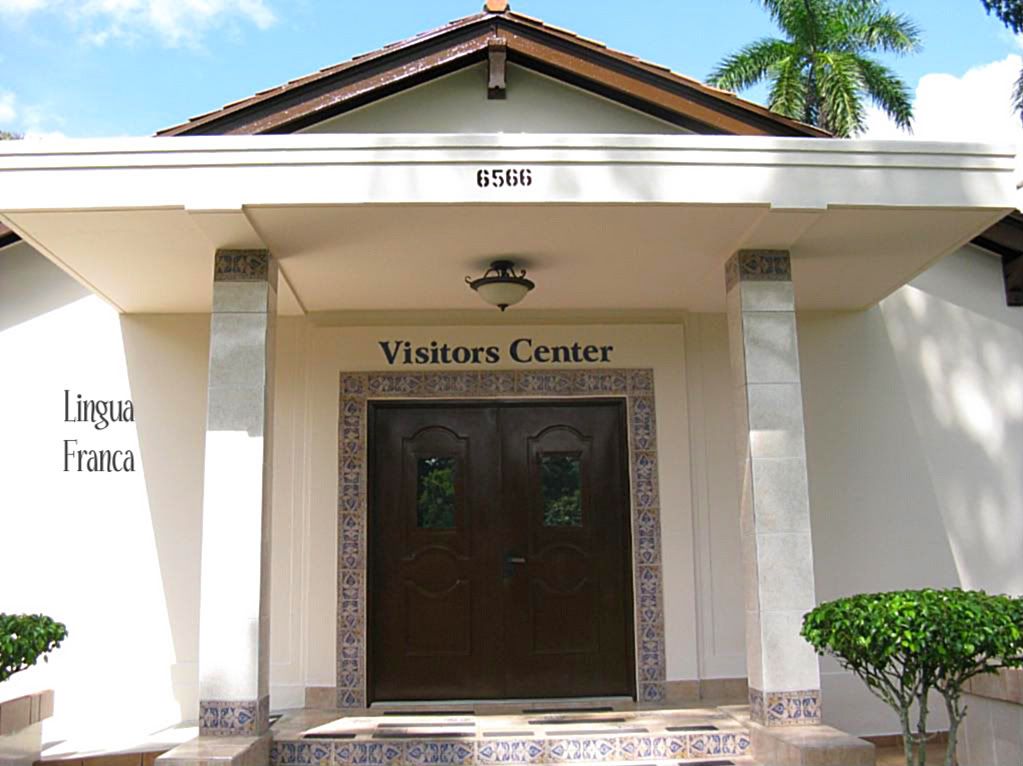 Picture of the Visitor Center to assist visitors of the cemetery. (Credit: Omar Upegui R.)