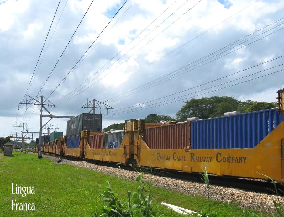 Photograph of the last section of the convoy traveling from Balboa on the Pacific Side to Cristobal on the Atlantic Side. (Credit: Omar Upegui R.)