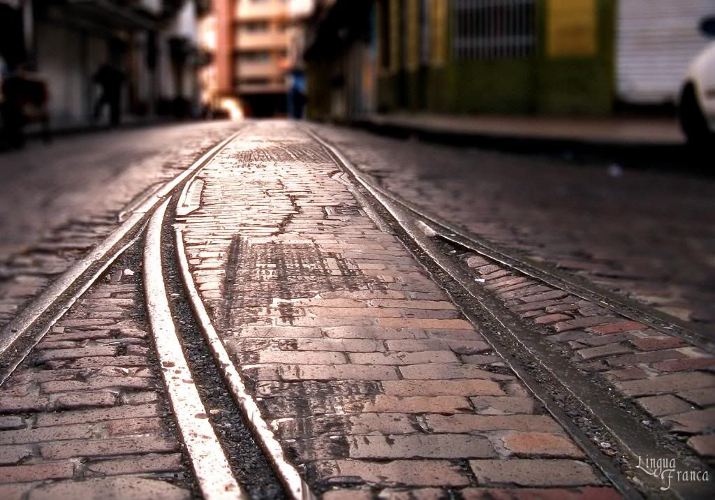 A view of the streetcar rails that reached Parque Catedral and its surroundings. (Credit: Omar Upegui R./Michael Moore)
