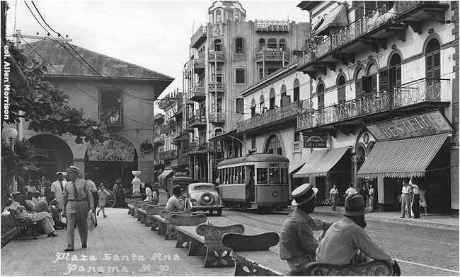 Photograph of an electric streetcar in Plaza Santa Ana approximately in 1940. Very little has changed in almost seventy years. (Credit: Allen Morrison)