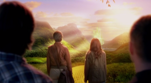 photo Supernatural-s9-ep04-Charlie-and-Dorothy-walking-down-the-yellow-brick-road_zps52c23301.png