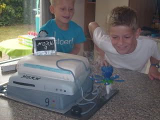 http://i23.photobucket.com/albums/b394/conny4u/010-6.jpg