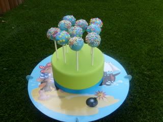 http://i23.photobucket.com/albums/b394/conny4u/cakepops002.jpg