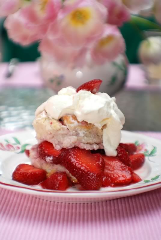 desserts_strawberry_shortcake_300x4.jpg