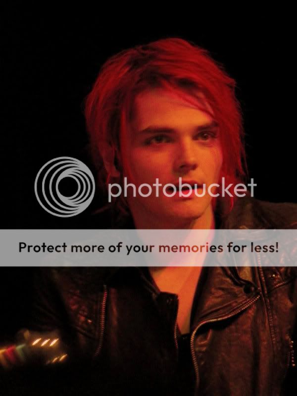 Gerard-Way-gerard-way-19597382-774-1032.jpg